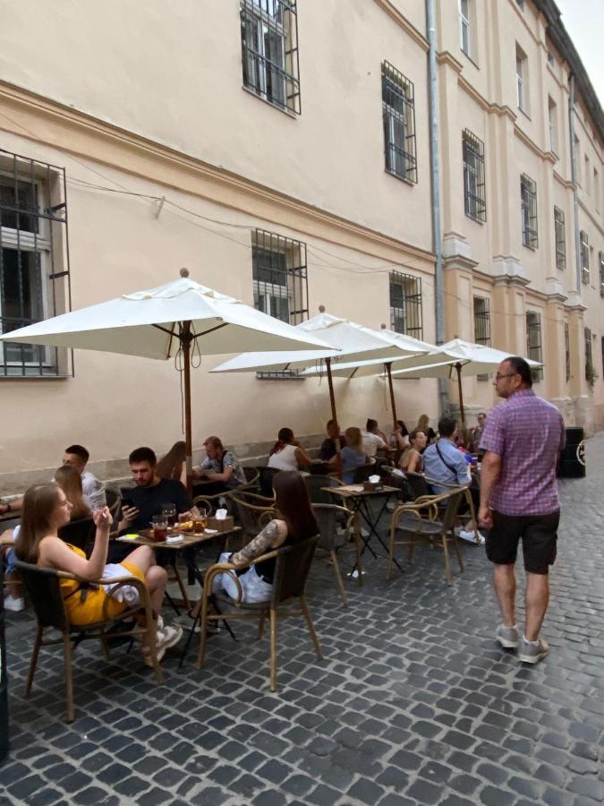 В Центрі Біля Ратуші Вулиця Площа Ринок 11 Lviv Luaran gambar
