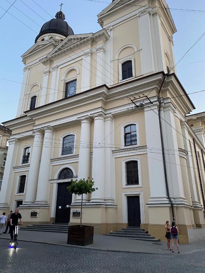 В Центрі Біля Ратуші Вулиця Площа Ринок 11 Lviv Luaran gambar