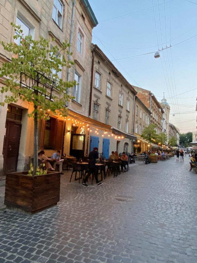 В Центрі Біля Ратуші Вулиця Площа Ринок 11 Lviv Luaran gambar